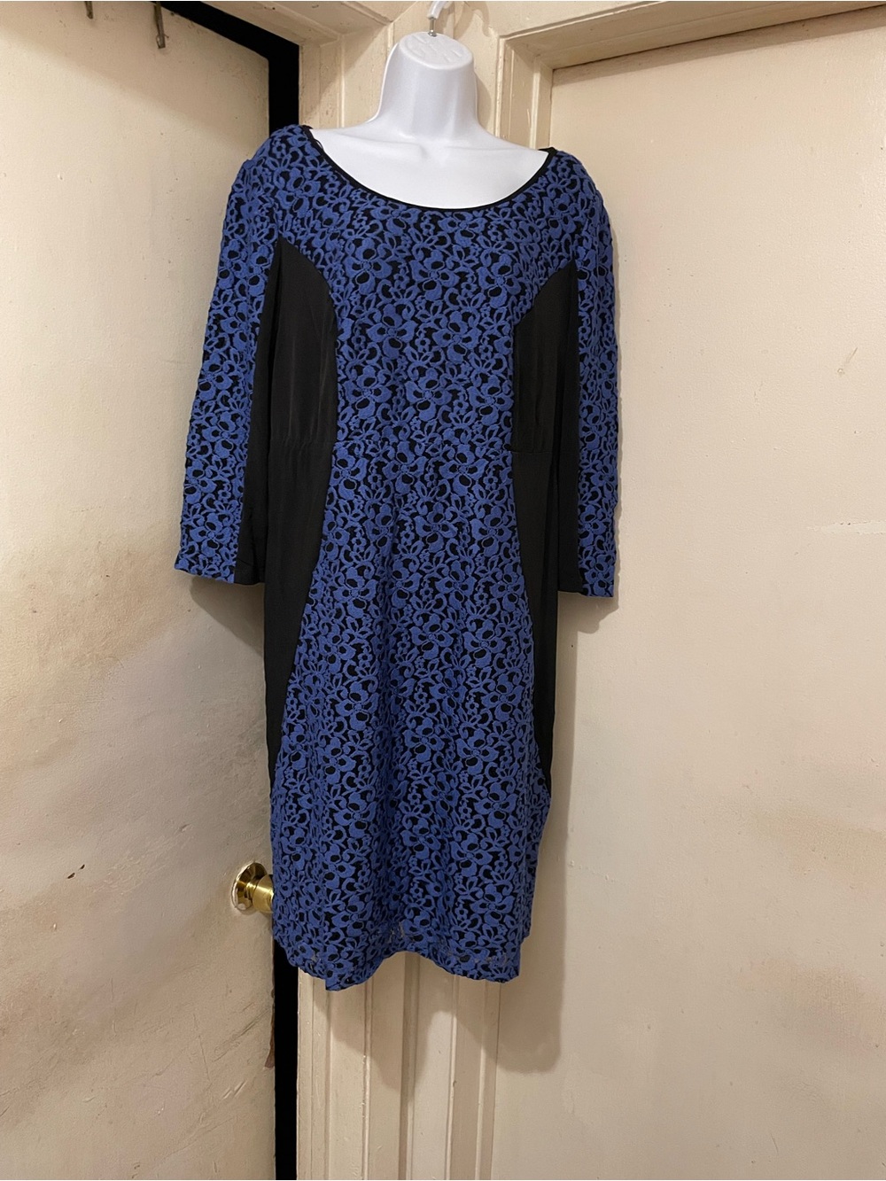 Monroe & Main 16W Blue Black Lace Sheath Dress Knee 3/4 Sleeve Lined Stretch